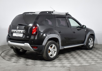 Подержанный автомобиль Renault Duster 2016 года (5 фото)