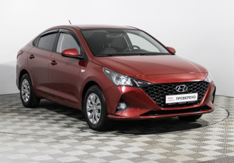 Подержанный автомобиль Hyundai Solaris Sedan 2021 года (3 фото)