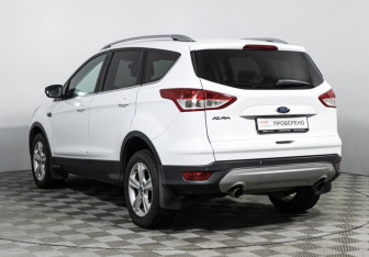 Подержанный автомобиль Ford Kuga 2014 года (7 фото)