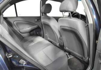 Подержанный автомобиль Nissan Almera Classic 2007 года (15 фото)