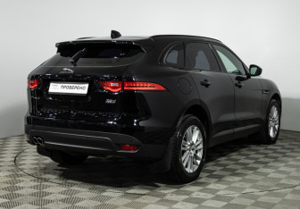 Подержанный автомобиль Jaguar F-Pace 2018 года (5 фото)