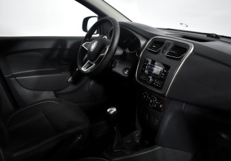 Подержанный автомобиль Renault Sandero 2021 года (13 фото)