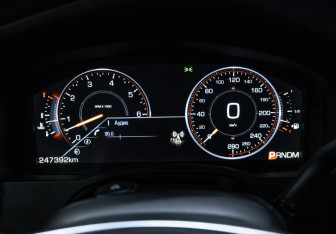 Подержанный автомобиль Cadillac Escalade Suv 2015 года (35 фото)