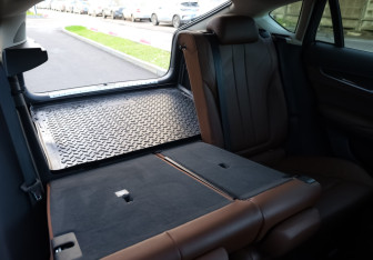 Подержанный автомобиль BMW X6 2017 года (30 фото)