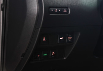 Подержанный автомобиль Nissan X-Trail 2019 года (17 фото)