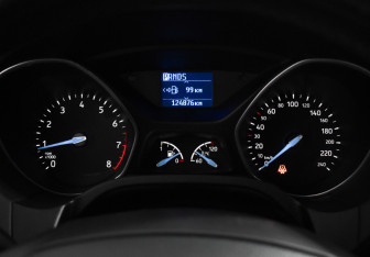 Подержанный автомобиль Ford Focus Sedan 2017 года (18 фото)