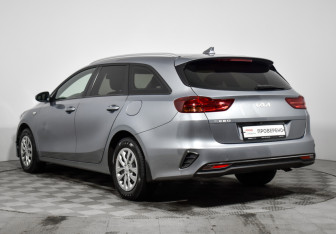 Подержанный автомобиль Kia Ceed Wagon 2022 года (7 фото)