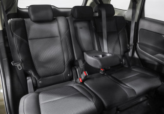 Подержанный автомобиль Mitsubishi Outlander 2020 года (22 фото)
