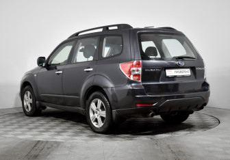 Подержанный автомобиль Subaru Forester Suv 2008 года (7 фото)