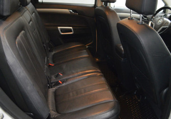 Подержанный автомобиль Opel Antara 2012 года (12 фото)