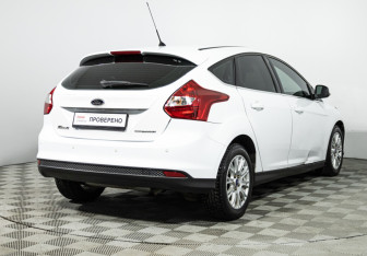 Подержанный автомобиль Ford Focus Hatchback 2014 года (5 фото)