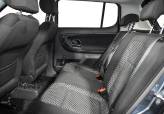 Подержанный автомобиль Skoda Fabia Hatchback 2011 года (10 фото)