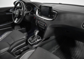 Подержанный автомобиль Kia Ceed Wagon 2022 года (14 фото)