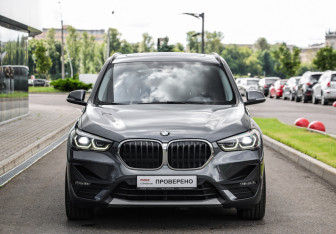 Подержанный автомобиль BMW X1 2019 года (4 фото)