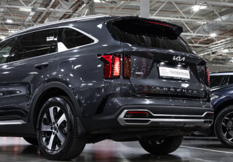 Подержанный автомобиль Kia Sorento 2022 года (11 фото)