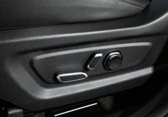 Подержанный автомобиль Changan UNI-K 2023 года (16 фото)