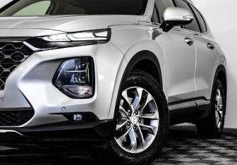 Подержанный автомобиль Hyundai Santa Fe 2020 года (2 фото)
