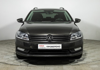 Подержанный автомобиль Volkswagen Passat Wagon 2012 года (2 фото)