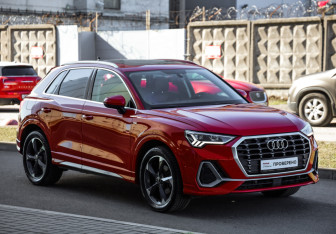 Подержанный автомобиль Audi Q3 2021 года (4 фото)