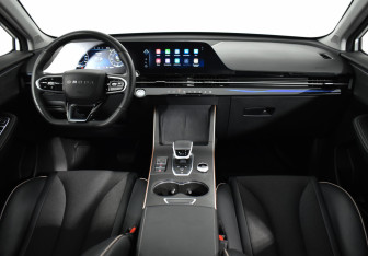 Подержанный автомобиль Omoda C5 2024 года (11 фото)