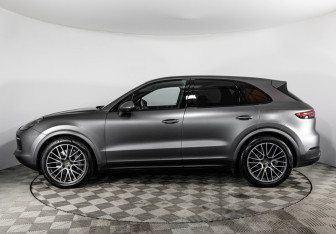 Подержанный автомобиль Porsche Cayenne 2018 года (11 фото)