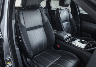 Подержанный автомобиль Land Rover Range Rover Velar 2019 года (33 фото)