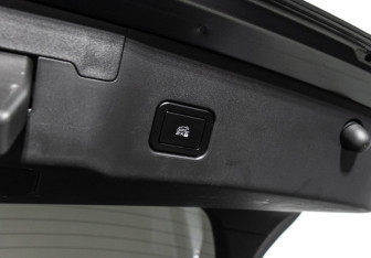 Подержанный автомобиль Changan UNI-V 2023 года (16 фото)