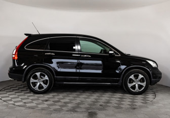 Подержанный автомобиль Honda CR-V 2010 года (4 фото)