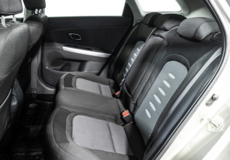 Подержанный автомобиль Kia Ceed Wagon 2012 года (10 фото)