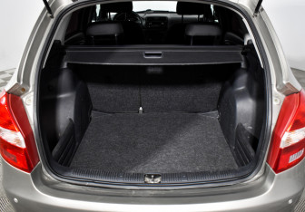 Подержанный автомобиль Skoda Fabia Wagon 2012 года (19 фото)