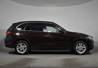 Подержанный автомобиль BMW X5 2016 года (4 фото)