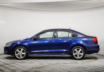 Подержанный автомобиль Volkswagen Jetta Sedan 2014 года (8 фото)