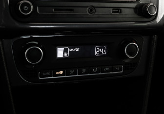 Подержанный автомобиль Volkswagen Polo Sedan 2019 года (15 фото)