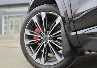 Подержанный автомобиль Geely Tugella 2022 года (8 фото)