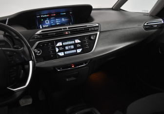 Подержанный автомобиль Citroen C4 Picasso 2014 года (20 фото)