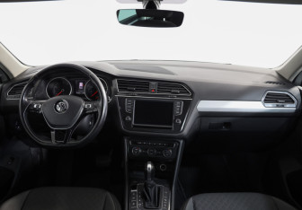 Подержанный автомобиль Volkswagen Tiguan 2017 года (9 фото)