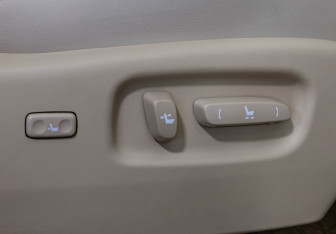 Подержанный автомобиль Lexus RX 2011 года (27 фото)