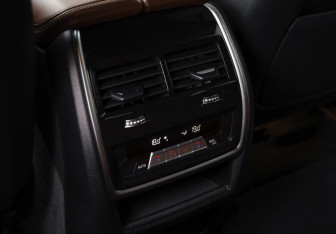 Подержанный автомобиль BMW X6 2021 года (26 фото)
