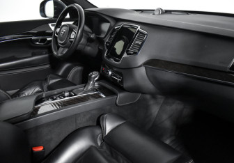 Подержанный автомобиль Volvo XC90 2017 года (16 фото)