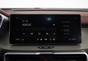 Подержанный автомобиль Geely Coolray 2023 года (18 фото)