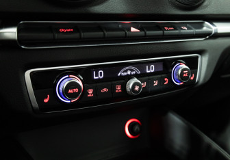 Подержанный автомобиль Audi A3 Sedan 2014 года (15 фото)