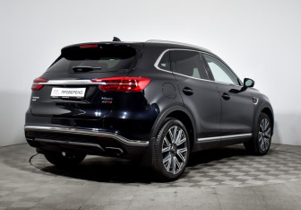 Подержанный автомобиль Hongqi HS5 2023 года (5 фото)