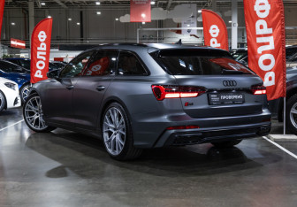 Подержанный автомобиль Audi A6 Wagon 2018 года (12 фото)