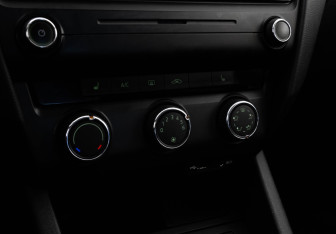 Подержанный автомобиль Skoda Octavia Liftback 2017 года (15 фото)