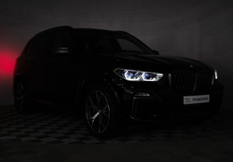Подержанный автомобиль BMW X5 2020 года (34 фото)