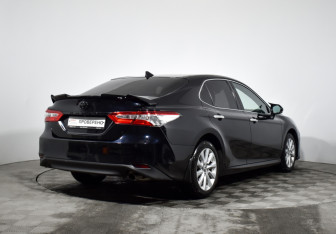 Подержанный автомобиль Toyota Camry Sedan 2021 года (5 фото)