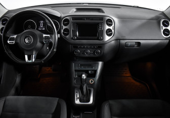 Подержанный автомобиль Volkswagen Tiguan 2016 года (15 фото)