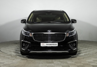Подержанный автомобиль Kia Carnival 2019 года (2 фото)