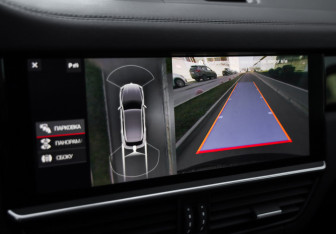 Подержанный автомобиль Porsche Cayenne 2019 года (18 фото)