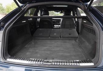 Подержанный автомобиль Audi Q8 2019 года (37 фото)